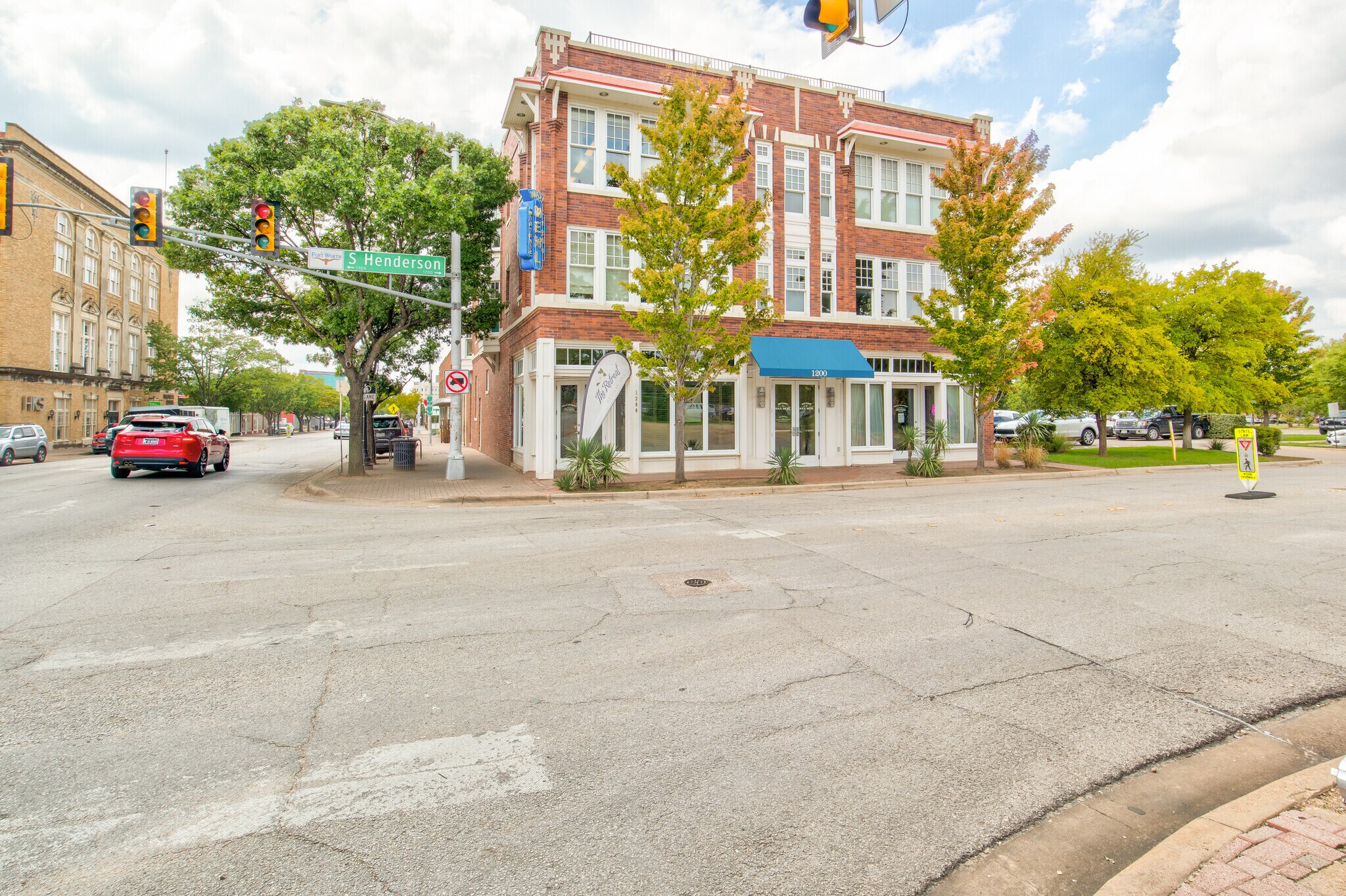 1200 W Magnolia Ave, Fort Worth, TX à louer Photo principale- Image 1 de 4