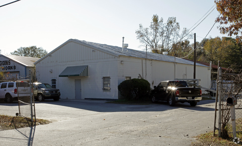 2001 Mills B Lane Blvd, Savannah, GA for lease - Building Photo - Image 1 of 7