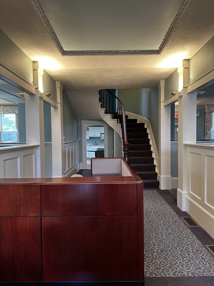 109 Broad St, Middletown, CT for lease - Interior Photo - Image 2 of 7