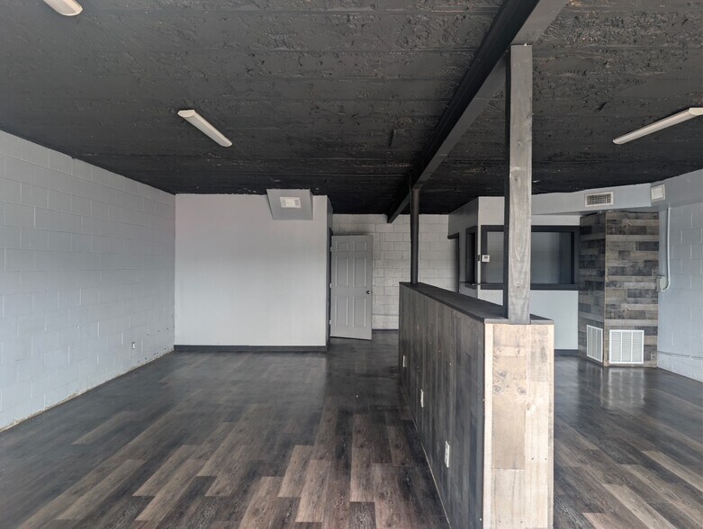 8555 Fm-2673, Canyon Lake, TX à louer - Photo du bâtiment - Image 3 de 4