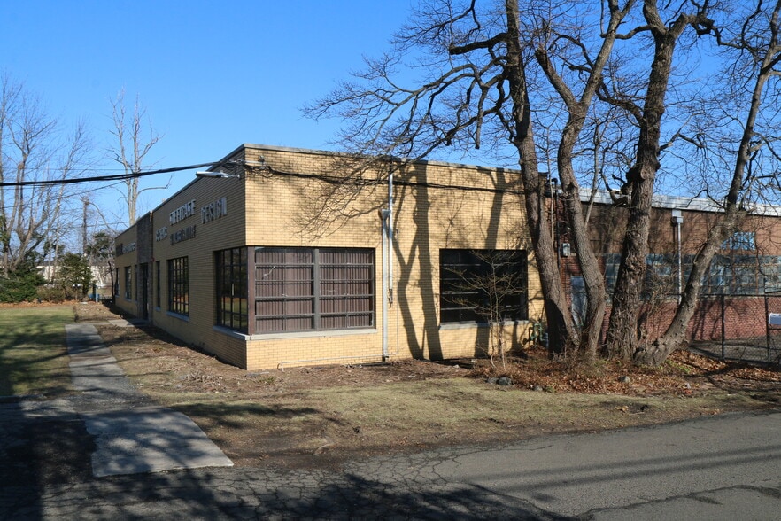 1071 Springfield Rd, Union Township, NJ for lease - Primary Photo - Image 1 of 4