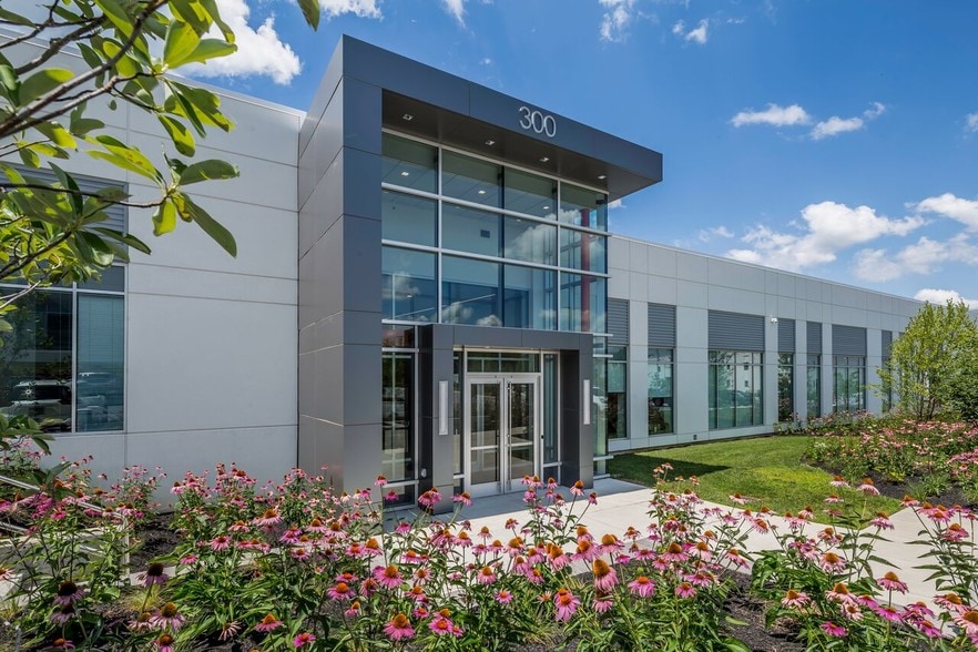 600 Willowbrook Ln, West Chester, PA for lease - Building Photo - Image 1 of 26