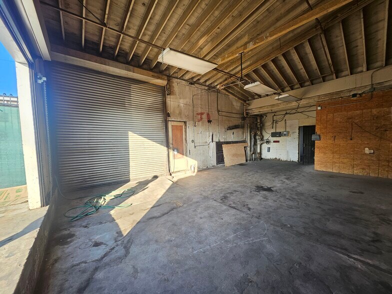 3008 W Hyde Park Blvd, Los Angeles, CA à louer - Photo du bâtiment - Image 2 de 8