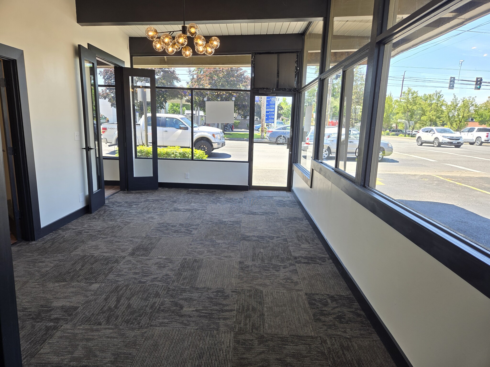 120 17th St NE, Salem, OR for lease Interior Photo- Image 1 of 15
