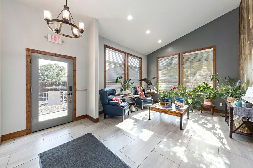 873 NE 7th St, Grants Pass, OR for lease - Building Photo - Image 2 of 52