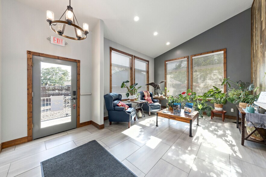 873 NE 7th St, Grants Pass, OR à louer - Photo du bâtiment - Image 2 de 52