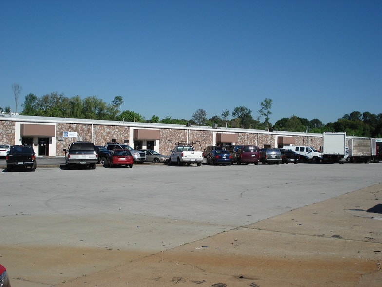 4295 Cromwell Rd, Chattanooga, TN for lease - Primary Photo - Image 1 of 2
