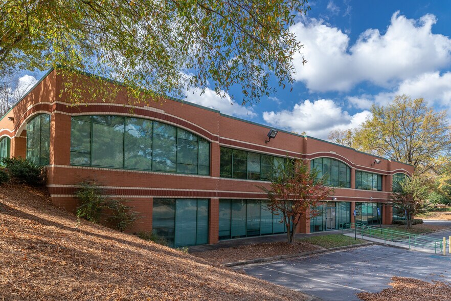 1640 Phoenix Blvd, Atlanta, GA à vendre - Photo du bâtiment - Image 2 de 4