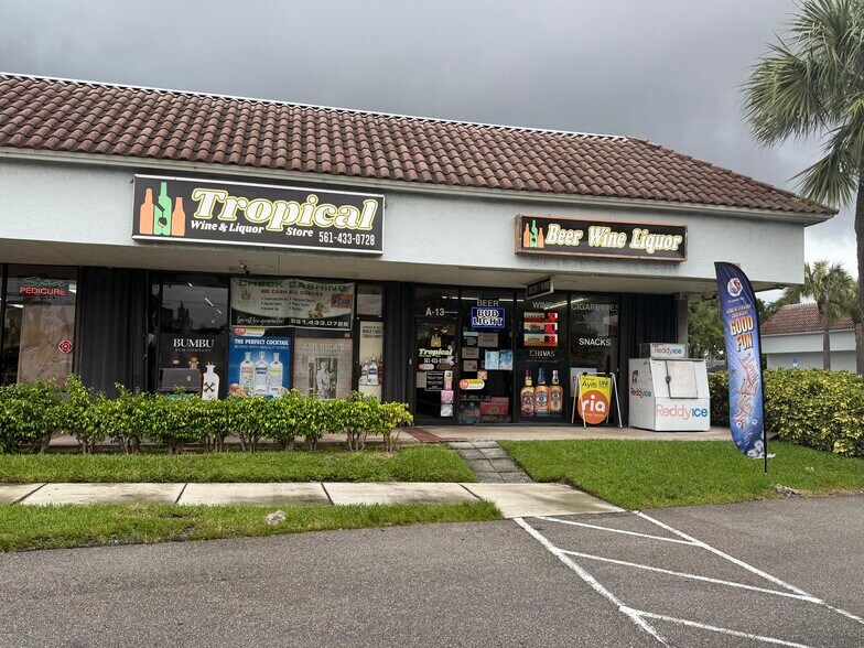 5891 S Military Trl, Lake Worth, FL à louer - Photo du bâtiment - Image 2 de 6