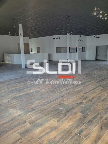 Chemin Des Peupliers, Dardilly for lease - Interior Photo - Image 3 of 16