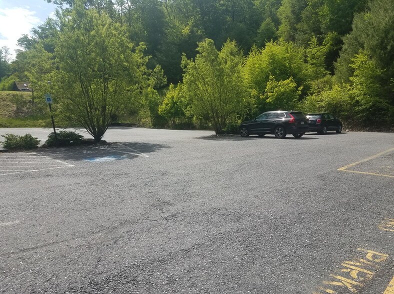 6418 Chambersburg Rd, Fayetteville, PA à vendre - Photo du bâtiment - Image 3 de 30