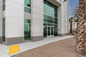 4050 Corporate Center Dr, North Las Vegas, NV for lease Building Photo- Image 2 of 15