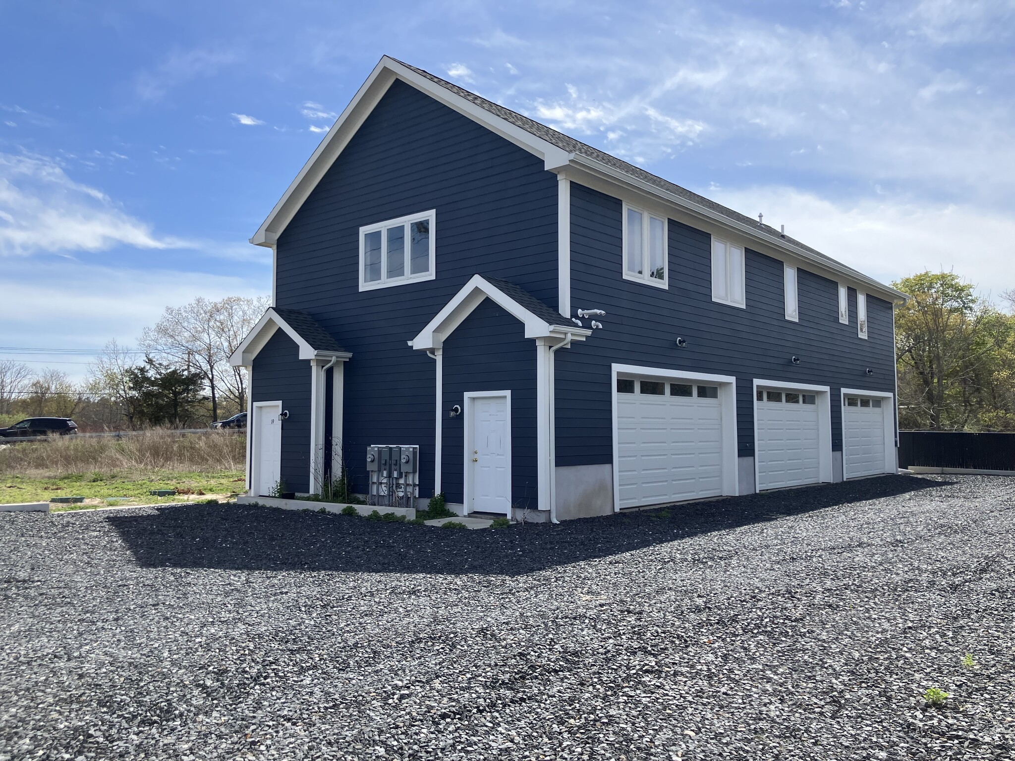 19 Kroemer Ave, Riverhead, NY à louer Photo intérieure- Image 1 de 2