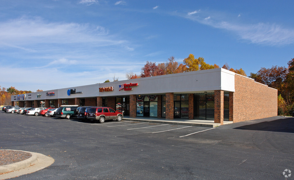 1558-1560 Freeway Dr, Reidsville, NC for sale - Building Photo - Image 1 of 1