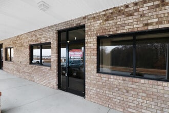 1990 Woodridge Park Rd, Greenville, NC for lease Interior Photo- Image 1 of 16