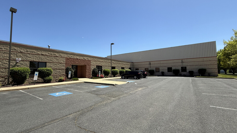 14 McFadden Rd, Palmer, PA for lease - Building Photo - Image 2 of 14