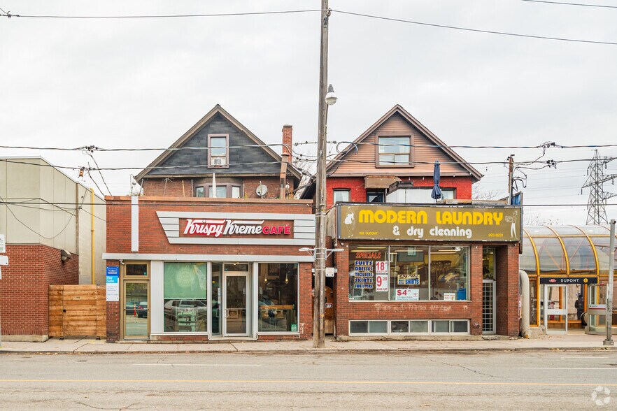 282 Dupont St, Toronto, ON à vendre - Photo du bâtiment - Image 2 de 5