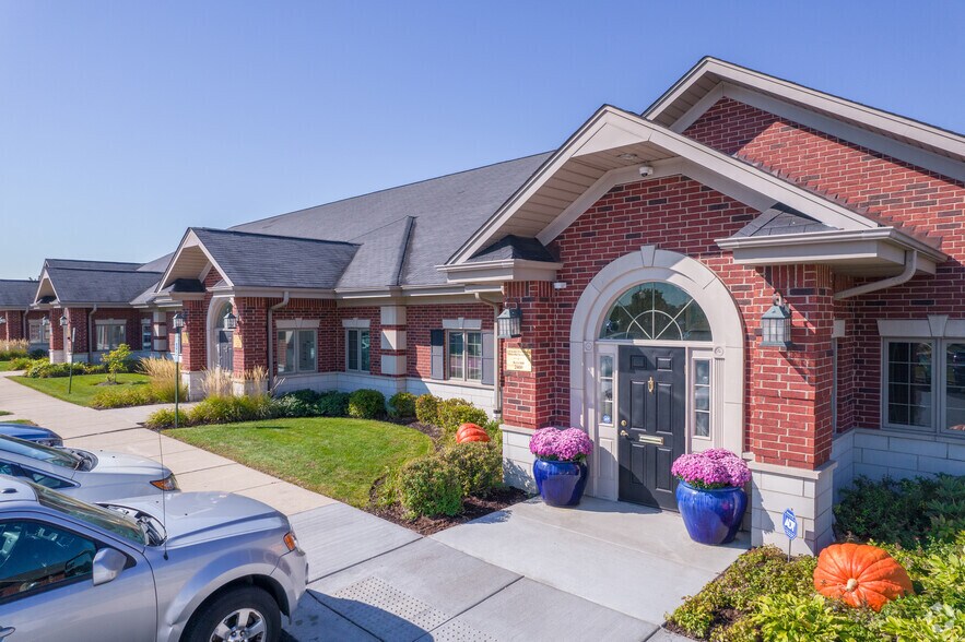 2400 Ravine Way, Glenview, IL à louer - Photo principale - Image 1 de 8