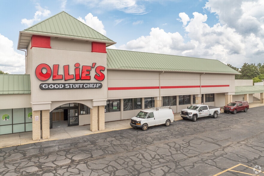 1057 Pearl Rd, Brunswick, OH à louer - Photo du bâtiment - Image 1 de 15