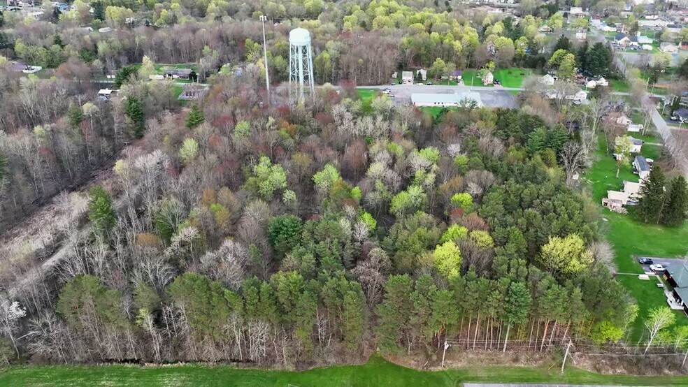 31 West St, Cleveland, NY à vendre - Vidéo sur l’inscription commerciale - Image 2 de 9