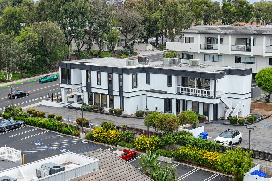 1241 Carlsbad Village Dr, Carlsbad, CA à louer - Photo du bâtiment - Image 2 de 10