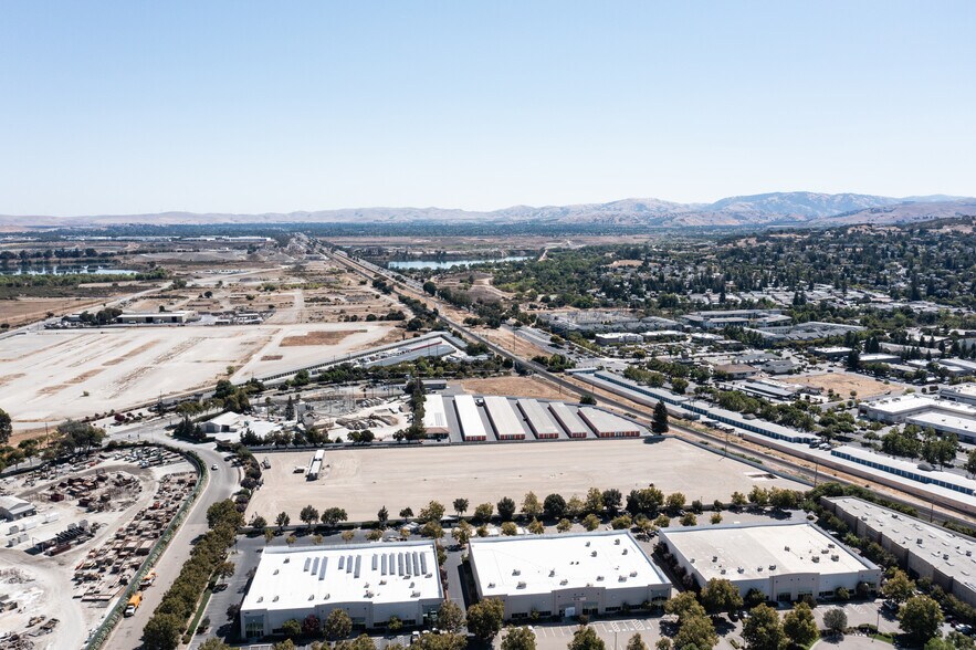 3500 Boulder St, Pleasanton, CA à louer - Photo du bâtiment - Image 2 de 4