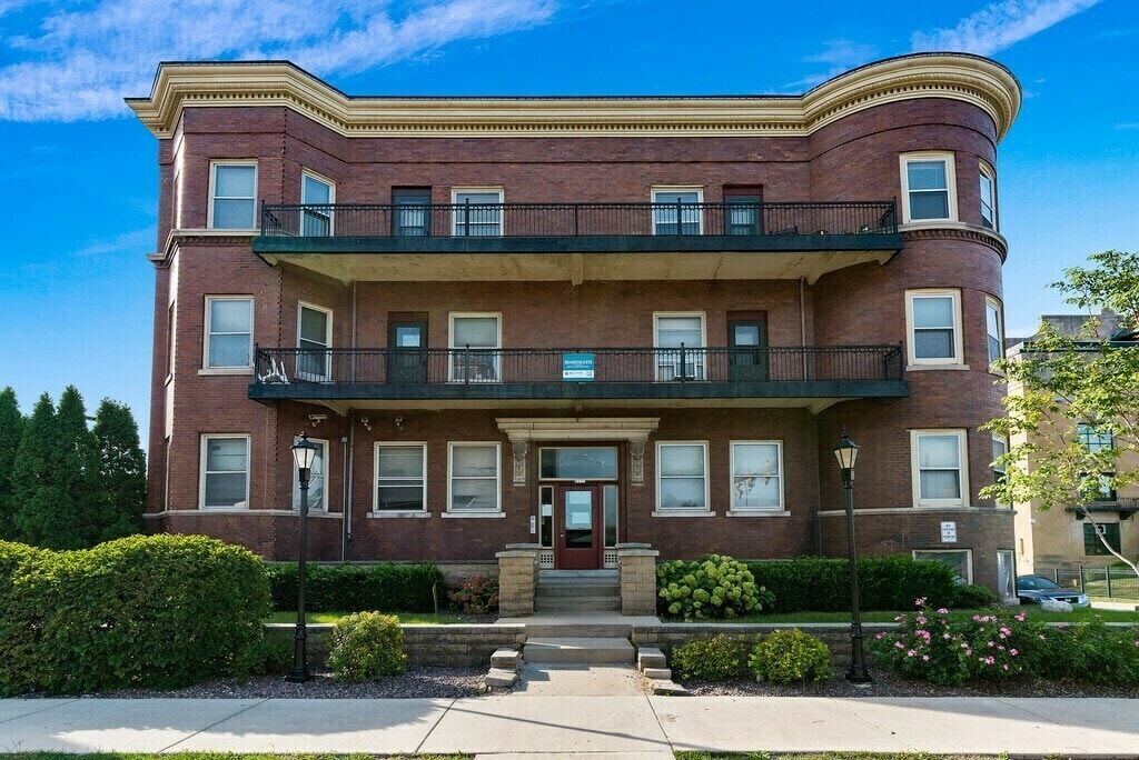 2335 W Wisconsin Ave, Milwaukee, WI for sale Building Photo- Image 1 of 17