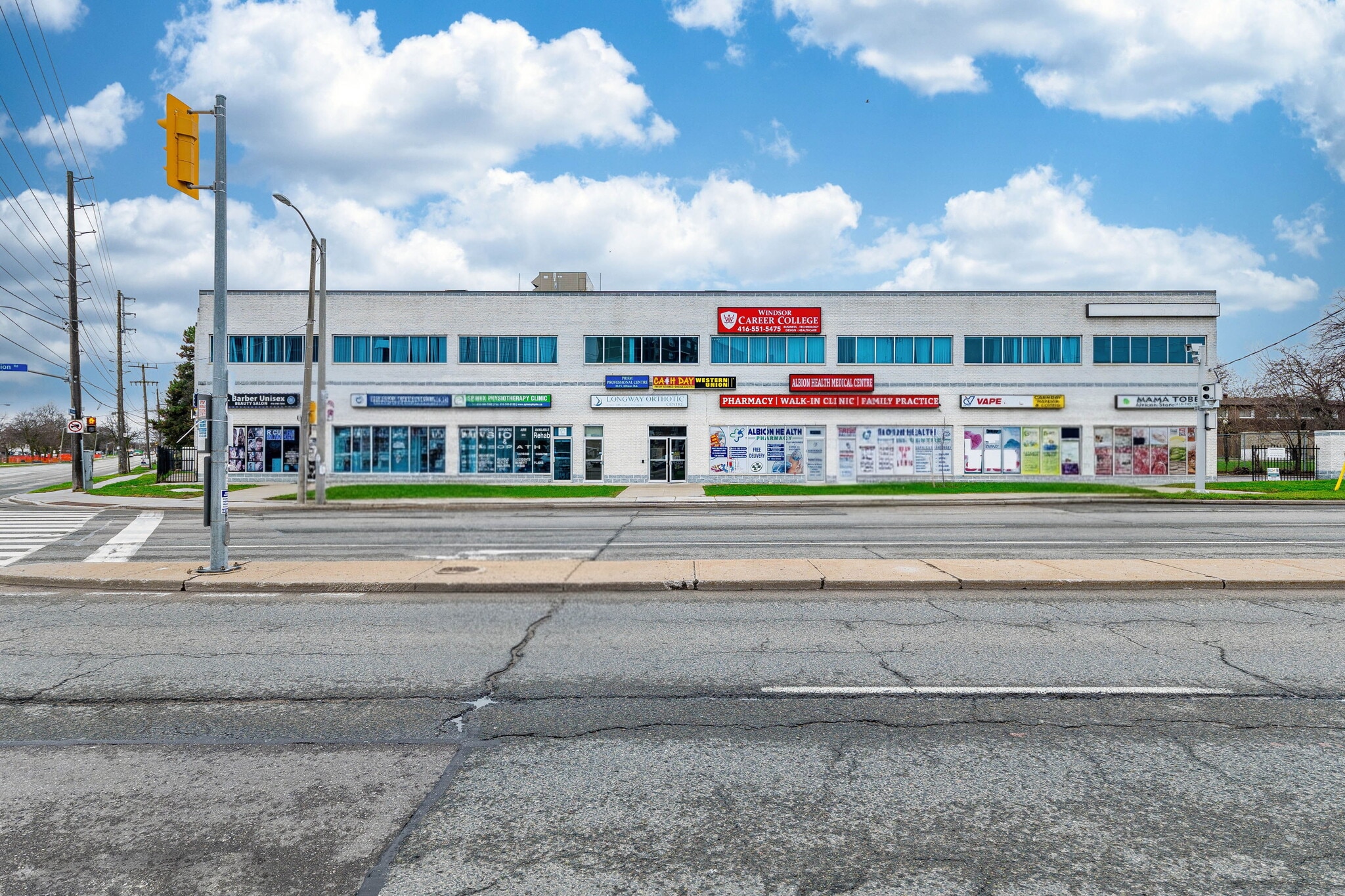 1625 Albion Rd, Toronto, ON à vendre Photo du bâtiment- Image 1 de 90