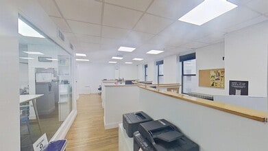 120 W 31st St, New York, NY for lease Interior Photo- Image 1 of 6
