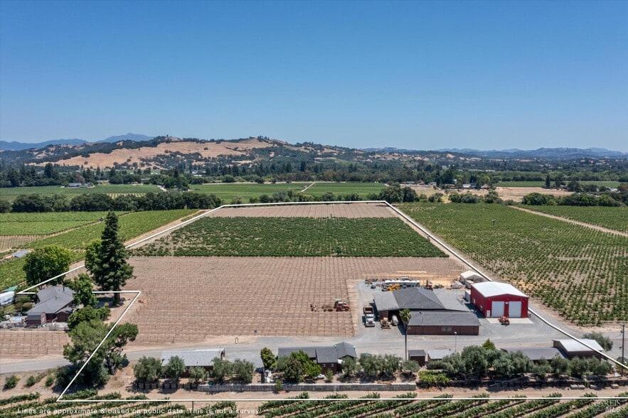 1558 Magnolia Dr, Healdsburg, CA à vendre - Aérien - Image 2 de 30