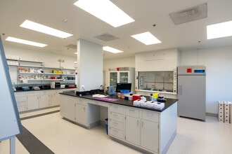 704 Quince Orchard Rd, Gaithersburg, MD à louer Photo intérieure- Image 2 de 7