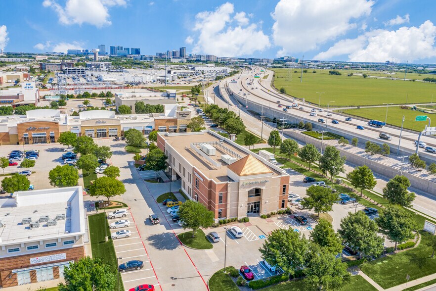 6001 Windhaven Pky, Plano, TX à louer - Photo du bâtiment - Image 2 de 8