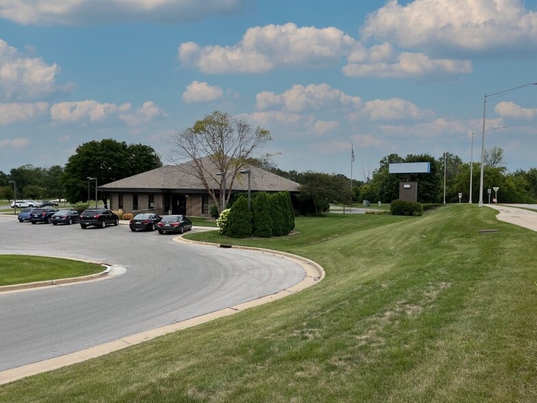 2646 Noel Dr, Bellevue, WI for lease - Primary Photo - Image 1 of 10