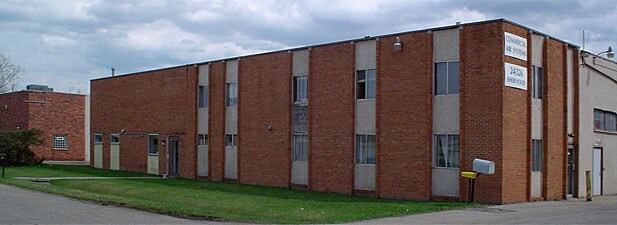 24326-24330 Sherwood, Center Line, MI à louer - Photo du bâtiment - Image 2 de 4