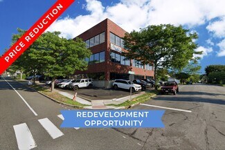 Plus de détails pour 430 Tunxis Hill Rd, Fairfield, CT - Industriel à vendre