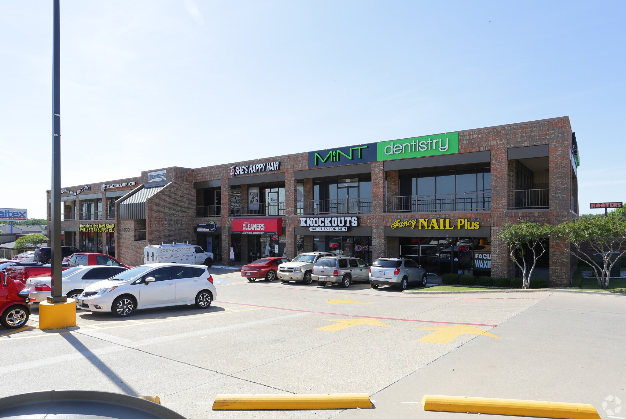 900 E Copeland Rd, Arlington, TX à louer Photo du bâtiment- Image 1 de 7