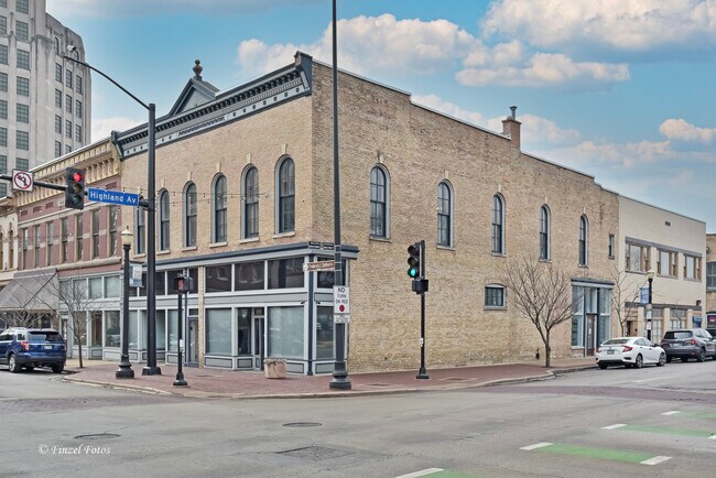 More details for 20 Douglas Ave, Elgin, IL - Office for Sale