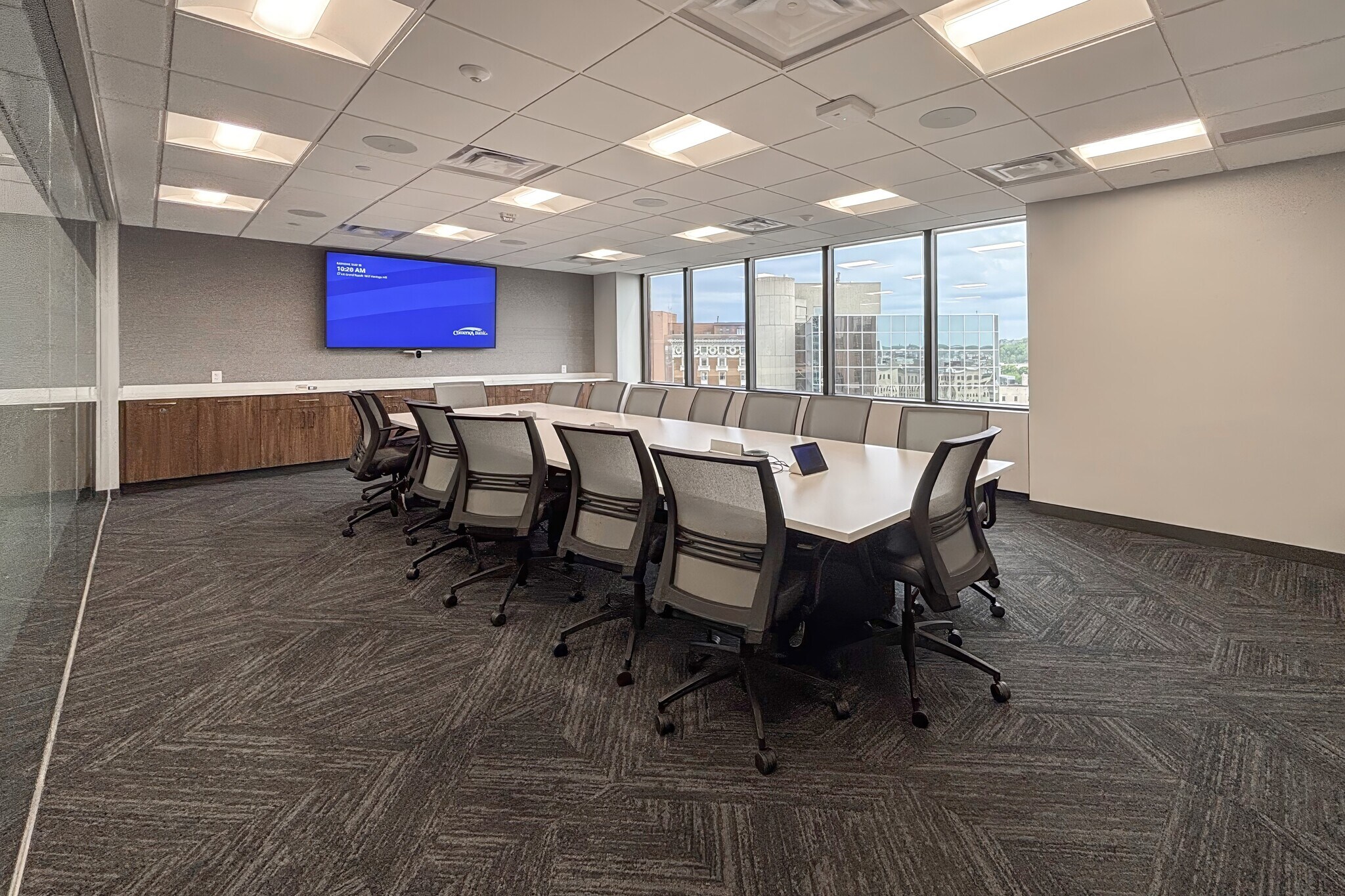 99 Monroe Ave NW, Grand Rapids, MI for lease Interior Photo- Image 1 of 6