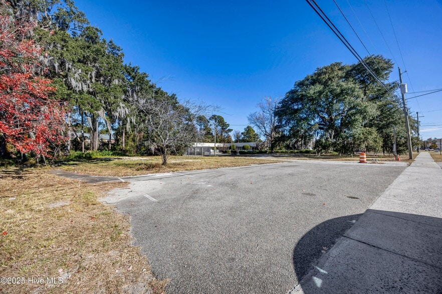 4213 Princess Place Dr, Wilmington, NC à vendre - Photo du bâtiment - Image 3 de 13