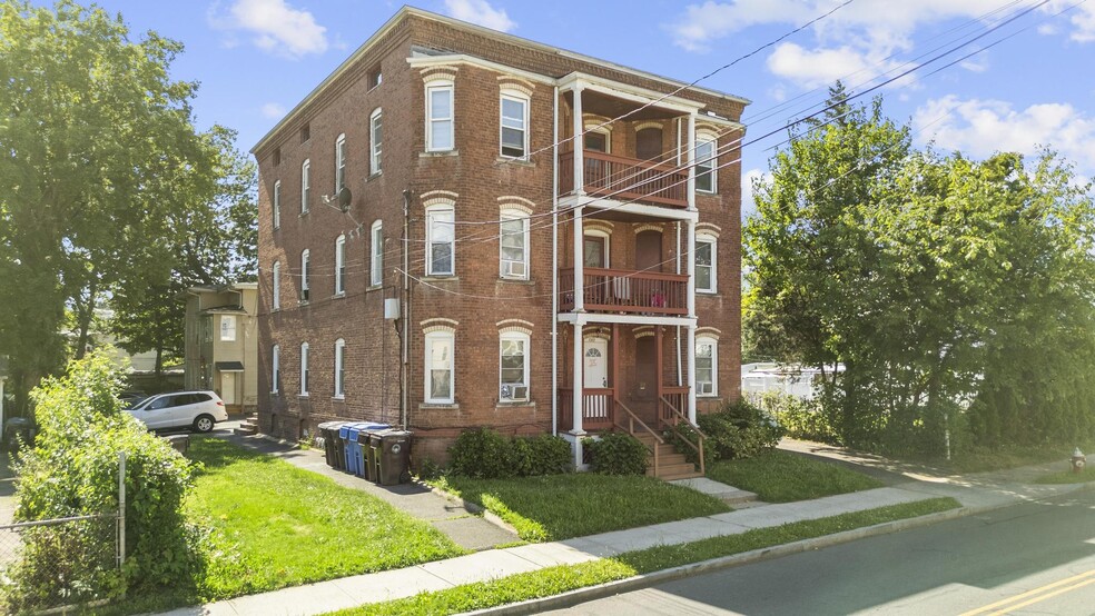 240-242 Washington St, New Britain, CT for sale - Building Photo - Image 1 of 31