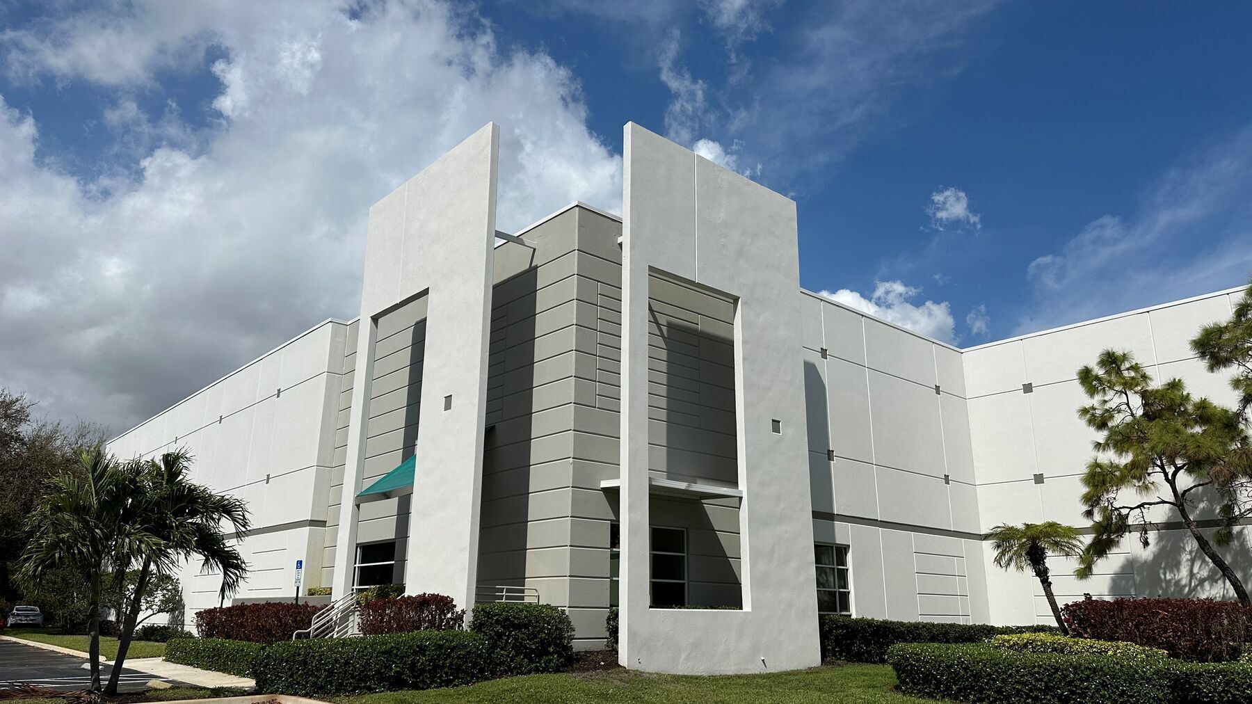 2035 High Ridge Rd, Boynton Beach, FL for lease Building Photo- Image 1 of 5