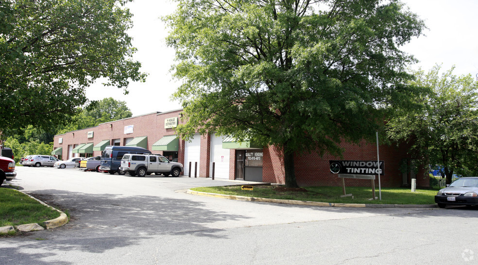 Industrial in Woodbridge, VA for sale - Primary Photo - Image 1 of 1