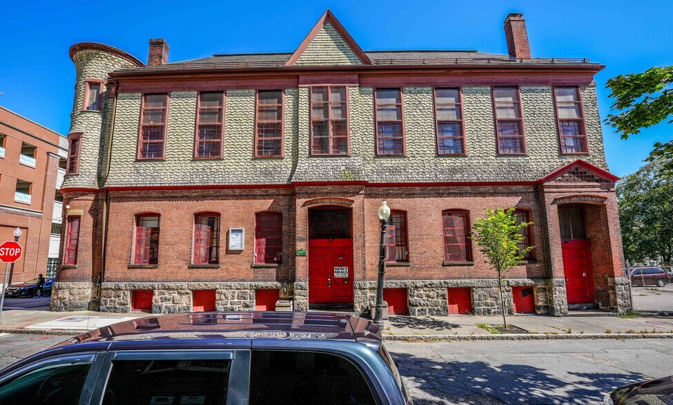 636 Purchase st, New Bedford, MA à vendre - Photo du bâtiment - Image 2 de 20