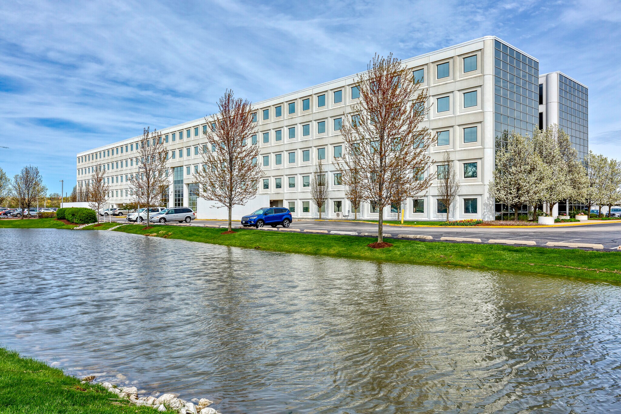 2215 Sanders Rd, Northbrook, IL à louer Photo du bâtiment- Image 1 de 17