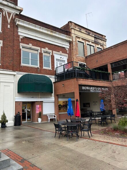 330 Main St, Greenwood, SC à vendre - Photo du bâtiment - Image 2 de 10