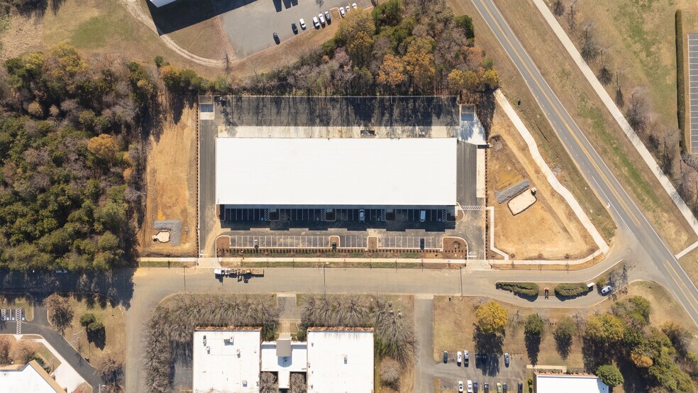 11101 Park Charlotte Blvd, Charlotte, NC for lease - Building Photo - Image 3 of 8