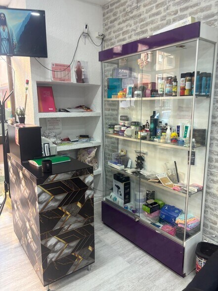 Retail in Torrent, Valencia for lease - Interior Photo - Image 3 of 5