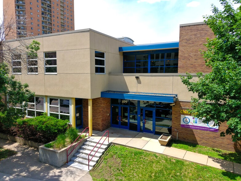 109 9th St E, Saint Paul, MN for sale - Building Photo - Image 2 of 8