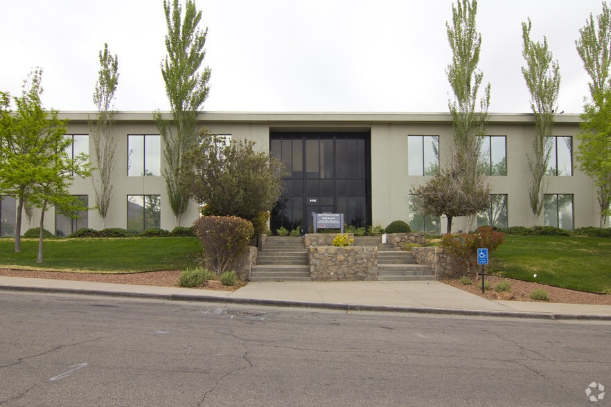 4110 Rio Bravo Dr, El Paso, TX à louer - Photo du bâtiment - Image 2 de 8