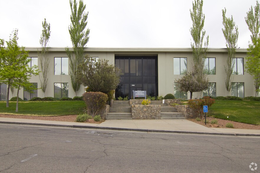 4110 Rio Bravo Dr, El Paso, TX à louer - Photo du bâtiment - Image 2 de 8
